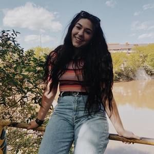 Meet your Posher, Joelle